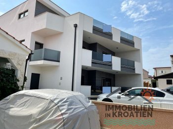 Drei Wohnungen in einem Neubau in Vir am Meer