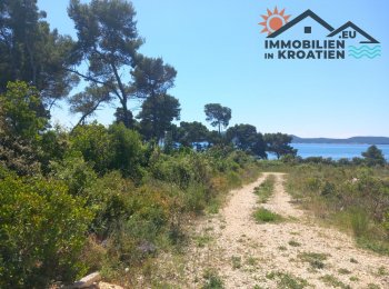 Großes Baugrundstück in der 1. Reihe zum Strand